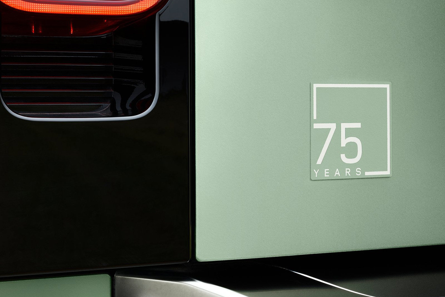 路虎·衛(wèi)士75周年傳奇版89.80萬元起 衛(wèi)士130開啟預售